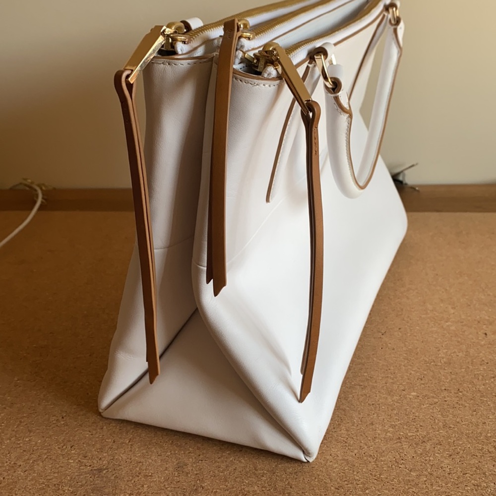 Rare white Coach top handle handbag - Picture 11 of 17